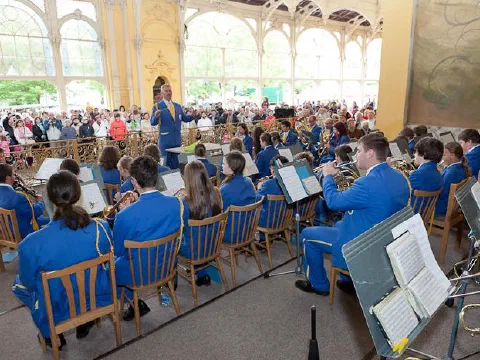 Lázeňská sezóna (2012), fotografie 1/2